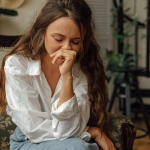 Студент изучает игровую психологию на примере слота Dog House